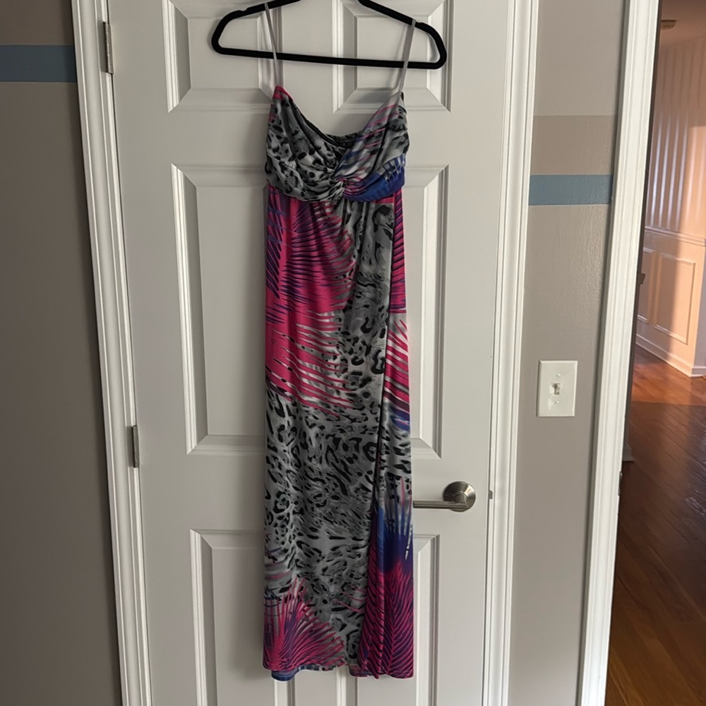 Women’s straplesss sundress